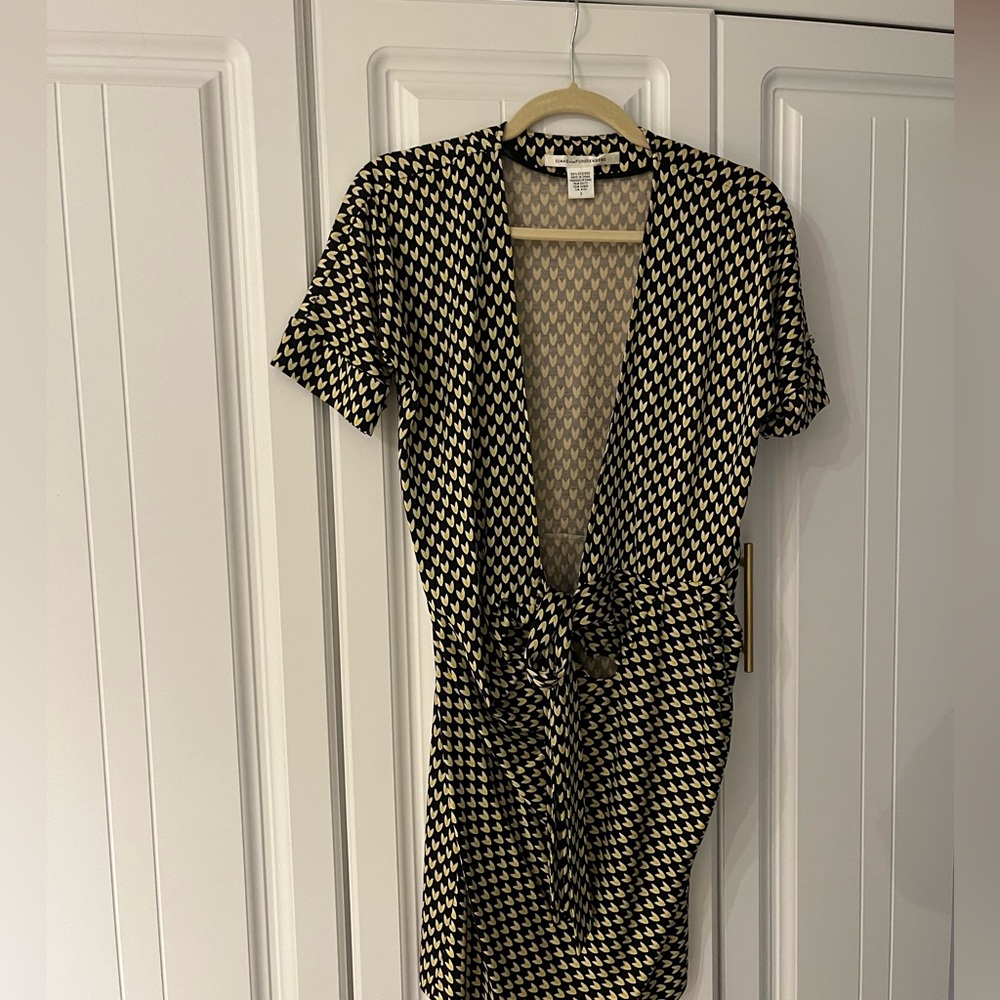 diane von furstenberg mini wrap dress black and yellow